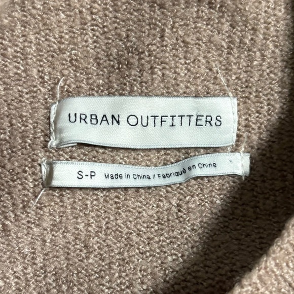 Urban Outfitters Sweater - Picture 2 of 5